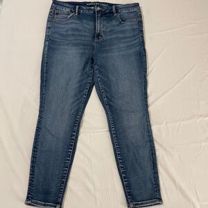 American Eagle Women's Lu(X)e Jean 16 Short